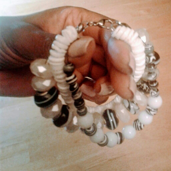 beaded bracelet - Picture 1 of 5